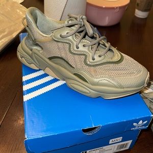 Brand new OZWEEGO Adidas Sneakers